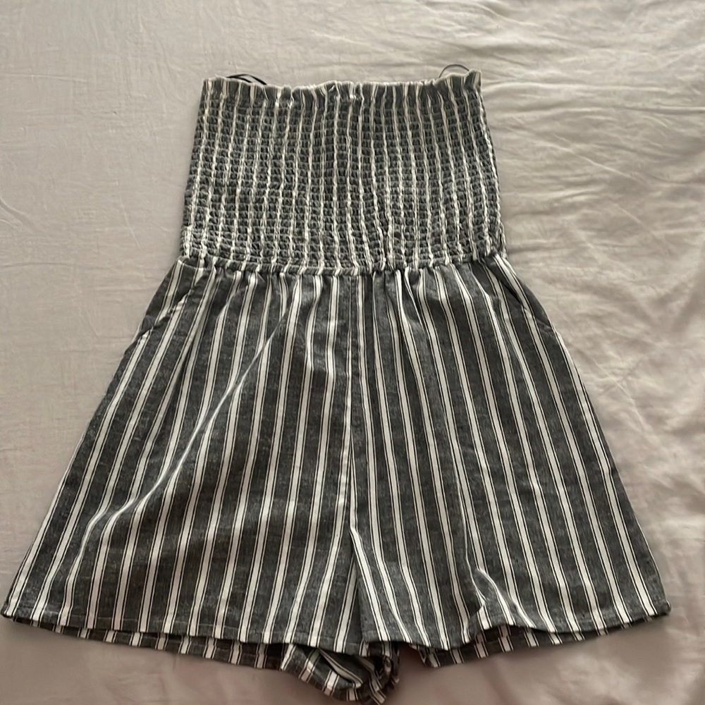 Short strapless stripe romper